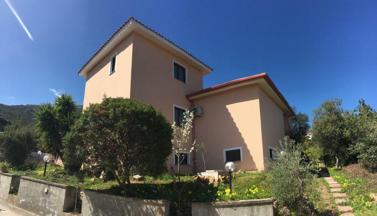 カポテッラ Casa Mariluka Bed & Breakfast エクステリア 写真